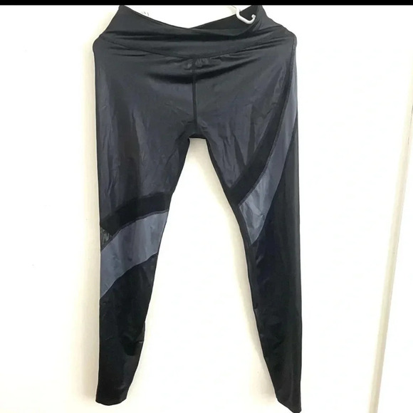 Beyond Yoga Gloss Over Waves Leggings  Black/Rocky Gloss  Mesh M - Picture 1 of 3
